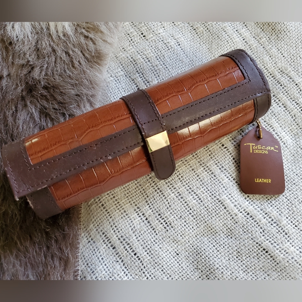 New Tuscan Designs Brown/Tan Croco Print Leather Jewelry or Pencil Roll. D-074
